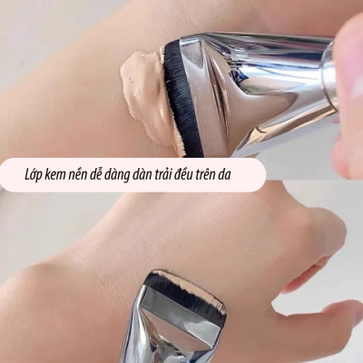 Cọ quét kem nền đều đầu dẹt (kèm vỏ bọc silicon), hỗ trợ dàn kem nền mỏng mịn tự nhiên, lông cọ mềm không đau da
