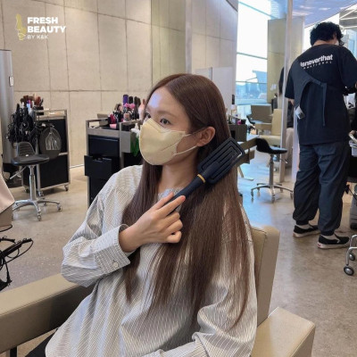 Lược bán nguyệt BRITISH M Flex Gentle Brush gỡ rối tóc nhẹ nhàng, không rụng gãy,  dễ sấy tạo kiểu 