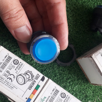 |Chính hãng | Đầu nút nhấn ZB5AW363 Schneider, Phụ kiện nút nhấn màu xanh