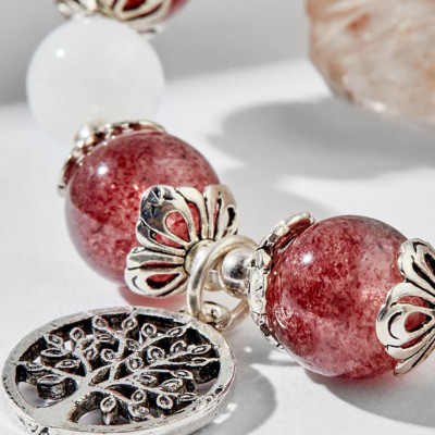 Vòng tay thạch anh dâu mix ưu linh trắng Ngọc Quý Gemstones