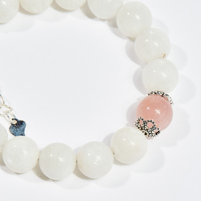 Vòng tay phong thủy nữ đá xà cừ trắng charm dreamcatcher 8mm mệnh thủy , kim - Ngọc Quý Gemstones