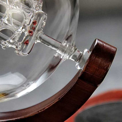 Chai Đựng Rượu Thủy Tinh 1500ML mẫu globe nắp thủy tinh đặc kèm đế gỗ - Vỏ Chai Rượu Đẹp trang trí – Bình Đựng Rượu Thủy Tinh decor (E18)