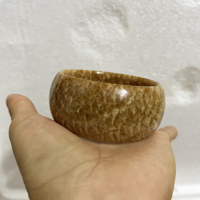 Vòng tay cẩm thạch tụ nhiên màu vàng nâu mật cao 2.8cm (nhiều size) đá thật khai thác tại việt nam