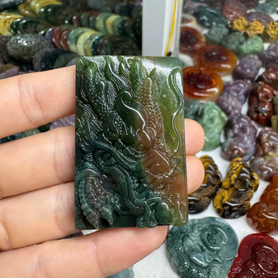 Mặt dây chuyền Rồng phong thủy đá ngọc băng tảo