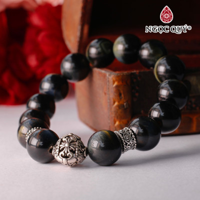 Vòng tay đá mắt hổ xanh đen phối charm bạc hạt 12mm - Ngọc Quý