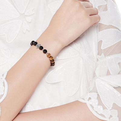 Vòng Đá Mắt Hổ Phối Charm Ngọc Quý Gemstones VT34