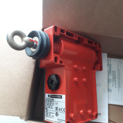 | CHÍNH HÃNG | Công tắc XY2CE1A250 Schneider E-Stop Công tắc Dừng khẩn cấp