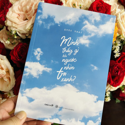 Sách: Mình thấy gì khi ngước nhìn trời xanh