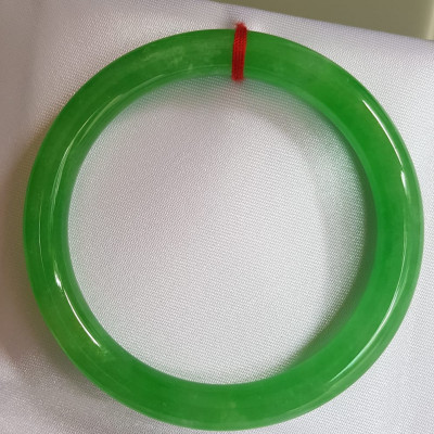 Vòng tay đá cẩm thạch tự nhiên Ngọc Đậu Lý A 54mm x cọng 8mm Màu Xanh Lý Đậu nhẹ tươi bóng mượt đẹp Nữ 53kg - 60kg đeo mệnh Mộc mệnh Hỏa mệnh Thủy ạ