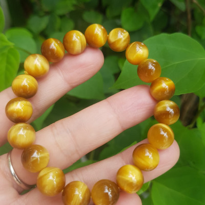 Vòng Tay Phong Thủy Đá Mắt Hổ tự nhiên  Size 10mm loại Bóng Đẹp  Chuẩn Hợp Nữ mệnh Kim Thổ Thủy đeo lên tay bóng đẹp sang, tốt sức khỏe hợp tuổi hợp mệnh hợp làm ăn ạ