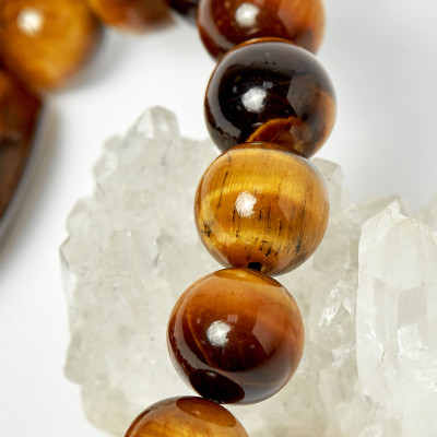 Vòng phật bản mệnh tuổi tý thiên thủ thiên nhãn bồ tát thạch anh mắt hổ  hạt 12mm mệnh thổ, kim - Ngọc Quý Gemstones