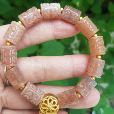 Vòng Charm đẹp tuyệt vời ông Mặt Trời   hàng cao cấp nhe cả nhà  Chất liệu đá mặt trời đẹp đúng với tên ạ  Màu hồng hồng đẹp sang như ánh bình minh luôn nhé