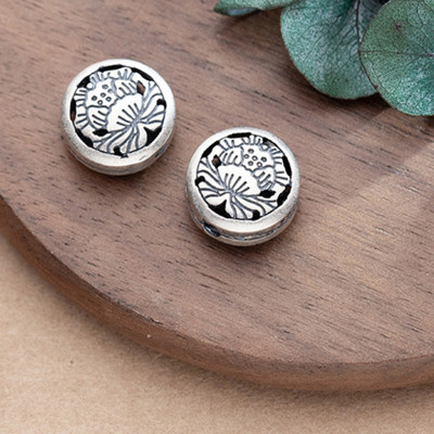 Combo 2 cái charm bạc hình tròn hoa sen xỏ ngang - Ngọc Quý Gemstones