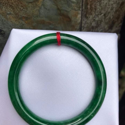  CHIẾC VÒNG CẨM THẠCH S THỦY ĐẸP 50 MÀU XANH NGỌC ĐẬM ĐẸP NỮ MỆNH HỎA MỘC THỦY 47kg đến 56kg Đeo