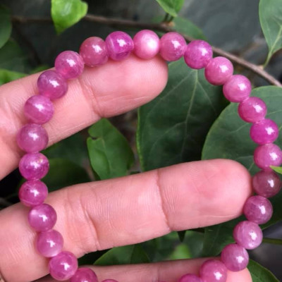 VÒNG TAY ĐÁ RUBBY HỒNG TƯƠI Size 6MM XINH ĐẸP  HỢP NỮ MỆNH HOẢ THỔ  100% ĐÁ TỰ NHIÊN NỮ ĐEO SANG LẮM Ạ