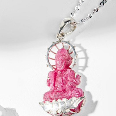 Mặt Dây Chuyền Phong Thủy Đá Ruby Phật Bà Quan Âm Bọc Bạc Mệnh Thủy, Hỏa, Thổ Ngọc Quý Gemstones