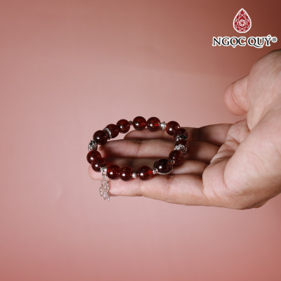 Vòng tay đá Garnet AAA mix charm bạc mệnh hỏa, thổ - Ngọc Quý Gemstones