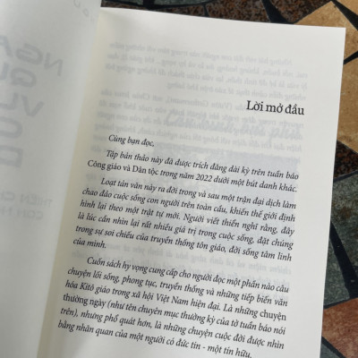 NGANG QUA VƯỜN CÂY DẦU - Nguyễn Thiện Bản – Nxb Tổng hợp Tp Hồ Chí Minh (bìa mềm)