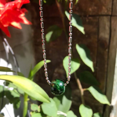 Sợi DÂY CHUYỀN Mặt LU TRÒN ĐÁ cẩm thạch tự nhiên LOẠI BÓNG đẹp  MÀU XANH ĐẬM ĐẸP LẮM Chất liệu đá cẩm thạch tự nhiên loại sịn đẹp   Size hạt 10mm x 12mm đeo lên Cổ đẹp lắm sang Model lắm