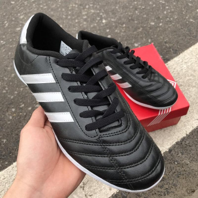 Giày bóng đá chính hãng Wika 3 sọc đen 2022