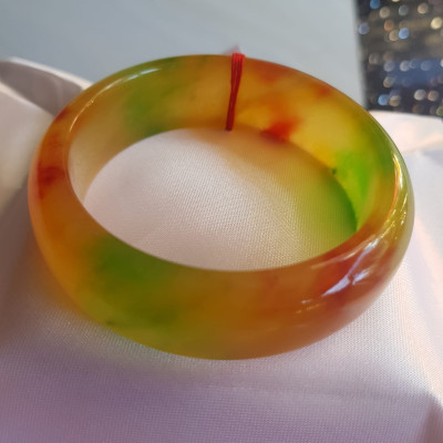 Vòng Tay Đá Cẩm Thạch Hẹ Bản 58 VĐX màu vàng đỏ xanh bóng đẹp Size 58mm x cao 18mm x dầy 8,5mm Nam Nữ mệnh Thổ mệnh Kim 57kg - 67kg đeo ạ