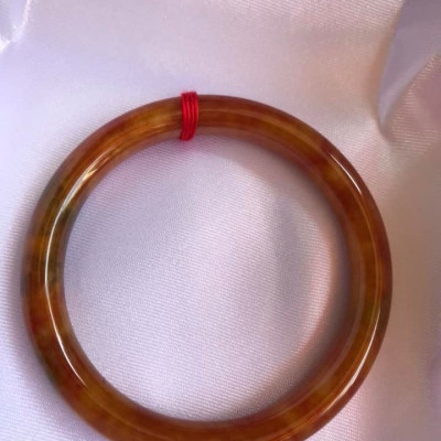 CHIẾC VÒNG TAY TỨ QUÝ 52MM MỚI ĐÁ CẨM THẠCH ĐỎ CAM XÍU XÍU XANH BÔNG ĐẬM BÓNG ĐẸP  Size vòng 52mm x cọng 7,0mm HỢP NỮ MỆNH HỎA THỔ CÂN NẶNG 50kg đến 56kg ĐEO Ạ