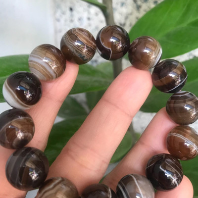 CHIẾC VÒNG MÃ NÃO VÂN VẰN MÀU  VÀNG NÂU ĐẤT  SẬM ĐẸP SIZE  14MM NAM MẠNG THỔ  GỒM 14 HẠT ĐẸP