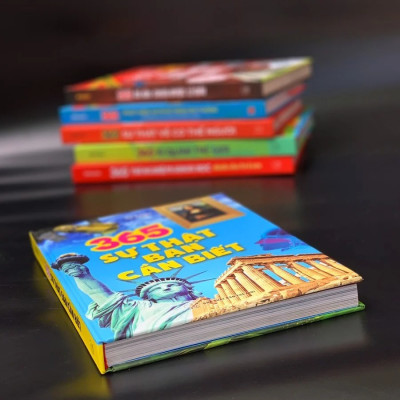 Sách - 365 Sự Thật Bạn Cần Biết - Bìa Cứng - In màu toàn bộ - NXB Thế Giới