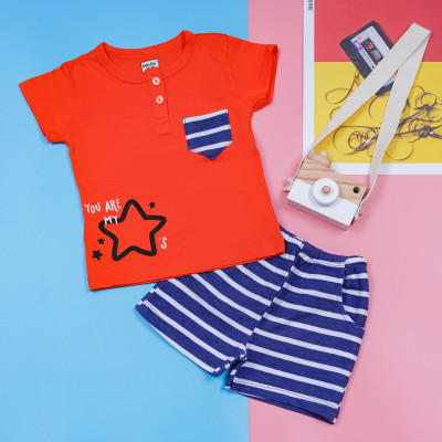 Bộ quần áo cổ trụ in sọc tay ngắn chất cotton mềm thoáng mát cho bé trai từ 3-12kg Kioo BT090