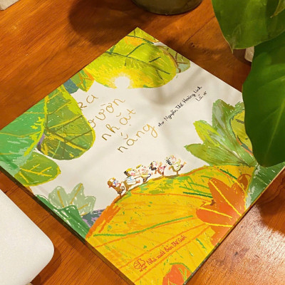 Sách - Ra Vườn Nhặt Nắng - Bản Đặc Biệt