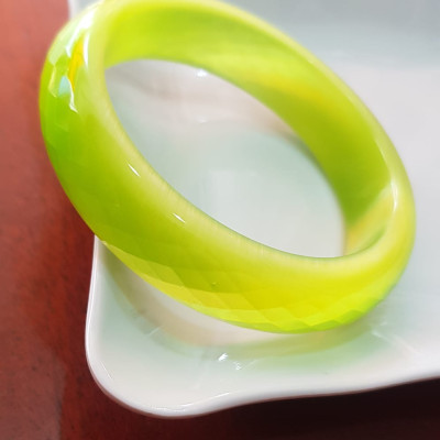 Vòng tay bản hẹ đá mắt mèo giác xanh đợt chuối tươi sáng mới đẹp lạ vòng Ni 55mm x Cao 15mm x dầy 7mm nữ mệnh mộc mệnh hoả 52kg - 56kg  đeo rẻ đẹp