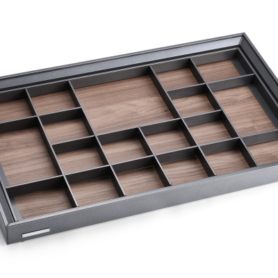 Phụ kiện của tủ áo (Kệ để đồ trang sức ray giảm chấn có vách ngăn, bề mặt bọc da dòng đương đại Grey mã GW001.800/ GW001.800A)