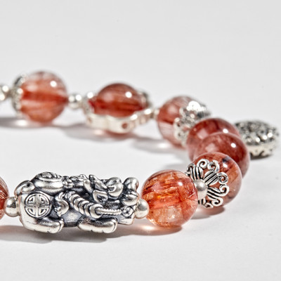 Vòng Thạch Anh Tóc Đỏ Đồng Trục Phối Charm Treo (8mm)