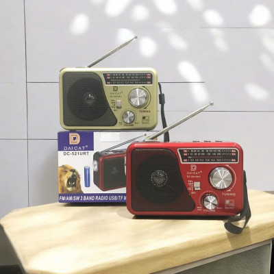 Đài USB THẺ NHỚ NGHE NHẠC DAICAT DC-521URT RADIO AM\FM\SW LOA TO X-BASS CÓ ĐÈN PIN LED GIAO MÀU NGẪU NHIÊN Kèm Dây Sạc 1 PIN Loa Siêu Lớn Đa Năng Sang Trọng Chất Lượng Tốt Mẫu Mới Nhất Đài Phát Thanh Quà Tặng Cho Người Thân Yêu Cao Tuổi HÀNG CHÍNH HÃNG