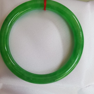 Vòng tay đá cẩm thạch tự nhiên Ngọc Đậu Lý A 54mm x cọng 8mm Màu Xanh Lý Đậu nhẹ tươi bóng mượt đẹp Nữ 53kg - 60kg đeo mệnh Mộc mệnh Hỏa mệnh Thủy ạ