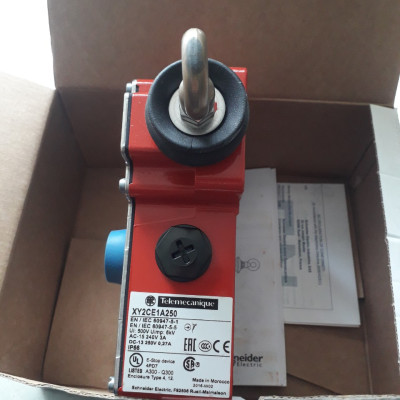 | CHÍNH HÃNG | Công tắc XY2CE1A250 Schneider E-Stop Công tắc Dừng khẩn cấp