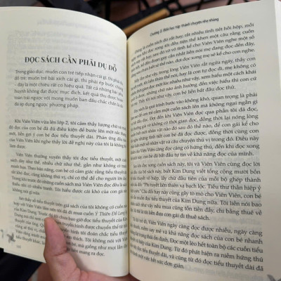 (Tặng bookmark và Sổ Nhật ký Người Mẹ Tốt) NGƯỜI MẸ TỐT HƠN LÀ NGƯỜI THẦY TỐT – Doãn Kiến Lợi – Trần Quỳnh Hương dịch – Vizibooks – NXB Phụ Nữ Việt Nam