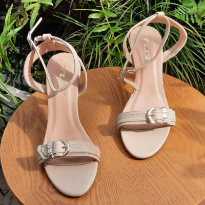 Sandal cao gót hot trend  trẻ trung năng động 21294