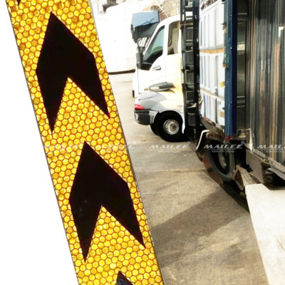 Băng Dính Phản Quang Cảnh Báo An Toàn Hình Mũi Tên 25m x 5cm, Dùng Dán Xe Ô tô, Thùng Xe Tải, Định Hướng An Toàn, chất liệu PVC Chống Thấm Nước - Mai Lee