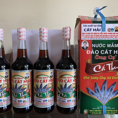 Hộp 4 chai Nước mắm cá thu Đỏ ngon, độ đạm cao, hàng chất lượng, dung tích 650ml/chai