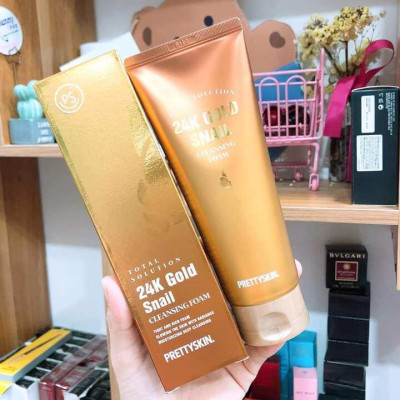 Sữa rửa mặt Ốc Sên dưỡng ẩm trắng da, ngăn ngừa lão hóa Prettyskin Total Solution 24K Gold Snail Cleansing Foam 150ml tặng móc khóa