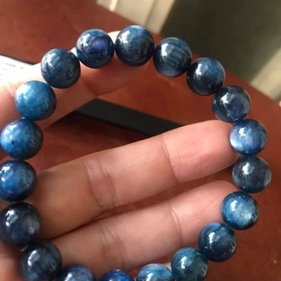 CHIẾC LẮC TAY ĐÁ KYANITE SIZE 10,5MM HỢP NỮ MẠNG THỦY MỘC VÒNG TAY ĐÁ TỰ NHIÊN CAO CẤP  MÀU XANH DƯƠNG ĐẬM ĐẸP 