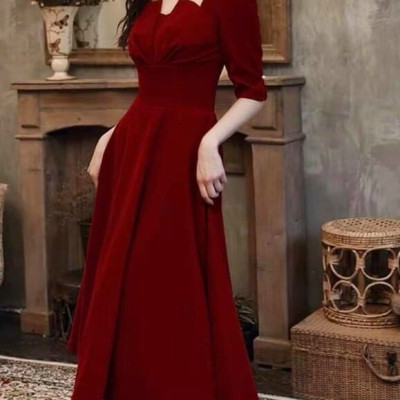 Đầm xếp ly ngực tay lỡ