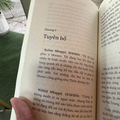 (Tái bản 2025) KYLIAN MBAPPÉ - CẬU BÉ VÀNG – Luca Caioli & Cyril Collot – Việt Cường dịch - THBooks – NXB Hà Nội