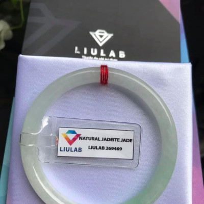 Vòng Tay Đá Cẩm Thạch TR LÝ A 51mmx Dầy 6,5mm Kèm Giấy Kiểm định Liulab No 269469  Chất liệu đá cẩm thạch tự nhiên trắng Điểm Xanh Lý 1 Bên  Nữ cân nặng 50kg - 56kg đeo ạ