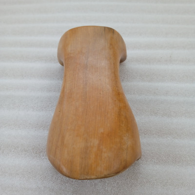 Dụng cụ massage N H home bằng gỗ thơm hình con ếch.