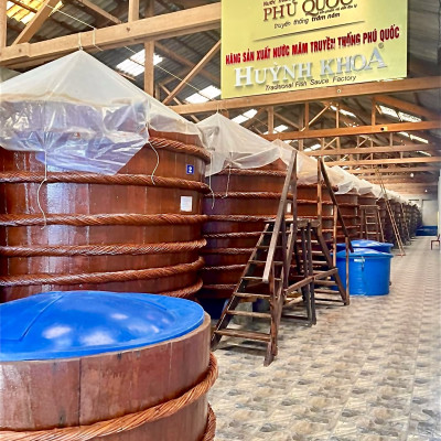 Đặc Sản Kiên Giang - Nước mắm truyền thống Phú Quốc - Huỳnh Khoa 40 độ đạm (Cặp 2 chai 520ml)