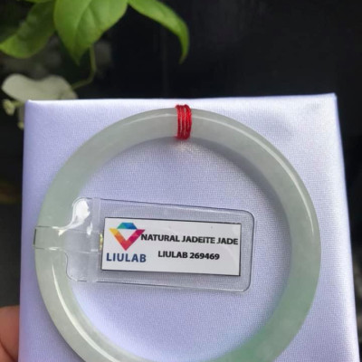 Vòng Tay Đá Cẩm Thạch TR LÝ A 51mmx Dầy 6,5mm Kèm Giấy Kiểm định Liulab No 269469  Chất liệu đá cẩm thạch tự nhiên trắng Điểm Xanh Lý 1 Bên  Nữ cân nặng 50kg - 56kg đeo ạ