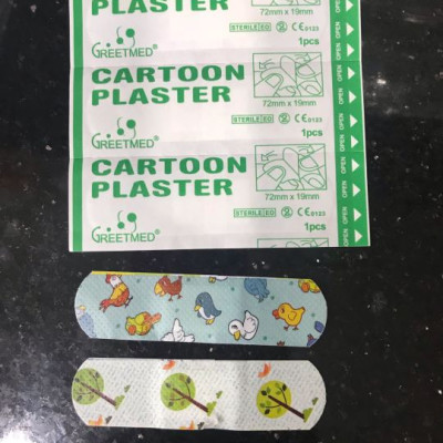 Băng keo cá nhân hình thú Greetmed (Hộp 100 miếng)