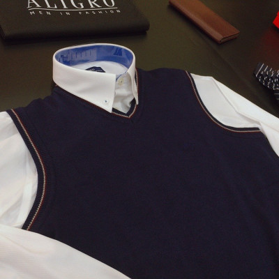 Áo len gile Aligro màu xanh than ALENGL017